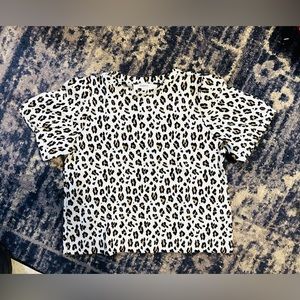 Loft Short Sleeve Leopard Print Puff Sleeve Top
- Medium Petite